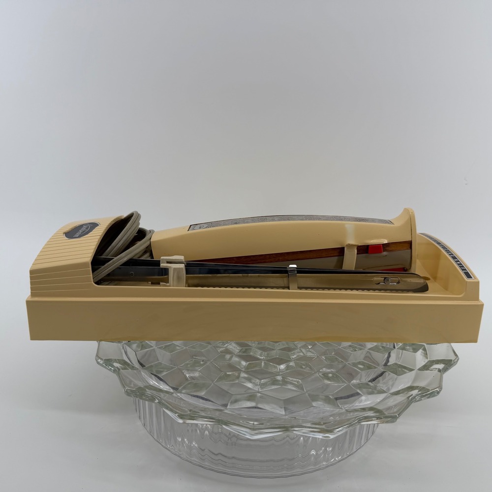 Vintage Sunbeam Electric Slicing Knife Set Cream Beige Wood Accent Original Case